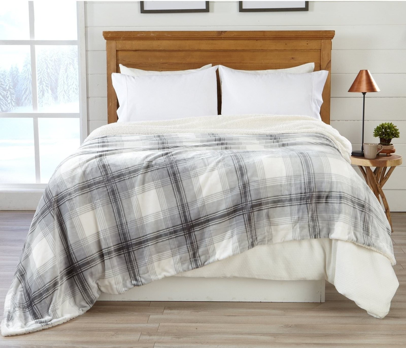 Winter Throw Blankets for a Cute & Warm Look