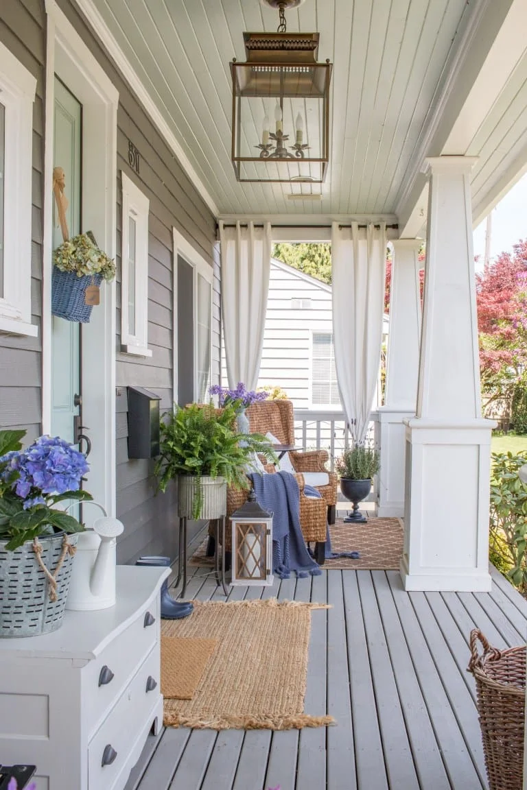 Front-Porch-Summer-Decor