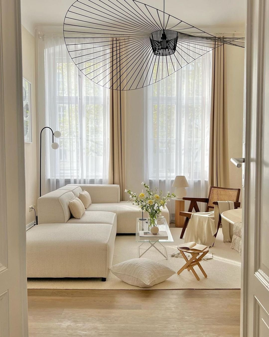 Minimalist Living: How Japandi Decor Can Help Simplify Your Life