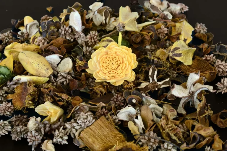 a pot pourri arrangement is a great way to add the perfect room summer fragrance to your home.